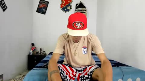 Snapshot of johan_and_antonella chatting on 17, 1, 2025 johan_and_antonella online show from 17, 1, 2025