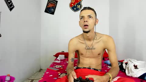 Snapshot of johan_and_antonella chatting on 26, 1, 2025 johan_and_antonella online show from 26, 1, 2025