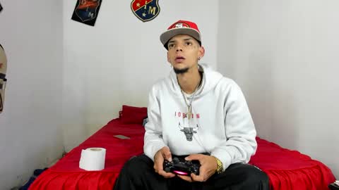 Snapshot of johan_and_antonella chatting on 16, 2, 2025 johan_and_antonella online show from 16, 2, 2025