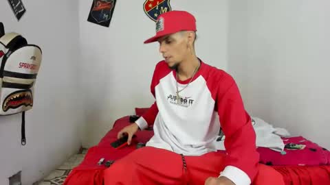 Snapshot of johan_and_antonella chatting on 17, 2, 2025 johan_and_antonella online show from 17, 2, 2025