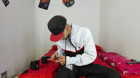 Snapshot of johan_and_antonella chatting on 18, 2, 2025 johan_and_antonella online show from 18, 2, 2025