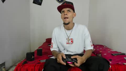 Snapshot of johan_and_antonella chatting on 18, 2, 2025 johan_and_antonella online show from 18, 2, 2025