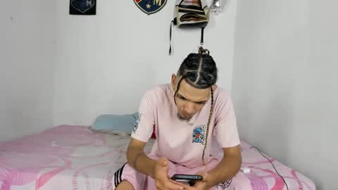 Snapshot of johan_and_antonella chatting on 19, 9, 2025 johan_and_antonella online show from 19, 9, 2025