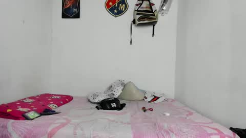 Snapshot of johan_and_antonella chatting on 21, 9, 2025 johan_and_antonella online show from 21, 9, 2025