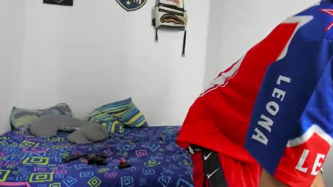 Snapshot of johan_and_antonella chatting on 27, 10, 2025 johan_and_antonella online show from 27, 10, 2025