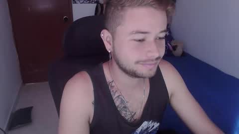 JOHAN independient model online show from 8, 11, 2025