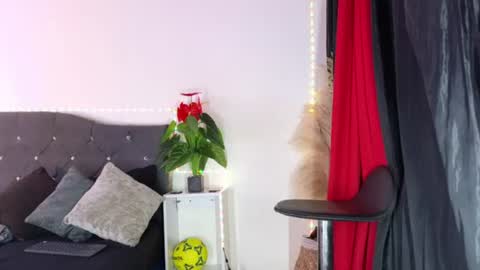 Snapshot of john_and_louis chatting on 26, 6, 2026 John online show from 26, 6, 2026