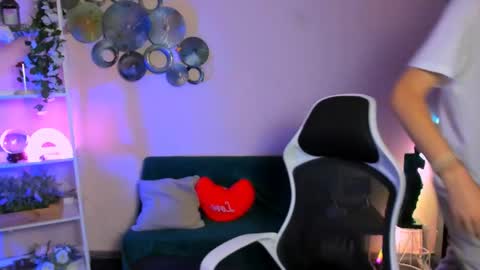 John online show from 25, 5, 2026