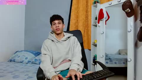 john_ssnow29 online show from 20, 2, 2025