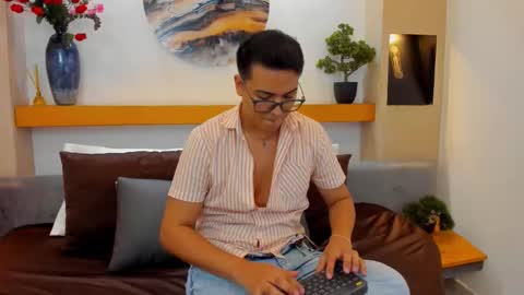 Snapshot of johnbelrose chatting on 13, 10, 2025 johnbelrose online show from 13, 10, 2025