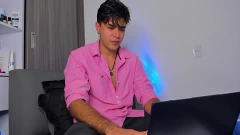 Snapshot of johnny_bravo777 chatting on 6, 2, 2025 johnny_bravo777 online show from 6, 2, 2025