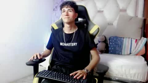 johnny_cagee online show from 20, 12, 2025