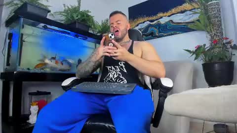 Snapshot of johnnygrayson_ chatting on 12, 6, 2026 JOHNNY online show from 12, 6, 2026