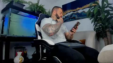 Snapshot of johnnygrayson_ chatting on 12, 7, 2026 JOHNNY online show from 12, 7, 2026
