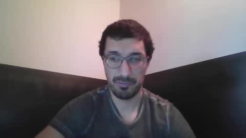 Snapshot of johnparis7575 chatting on 5, 4, 2026 Johnfrench online show from 5, 4, 2026