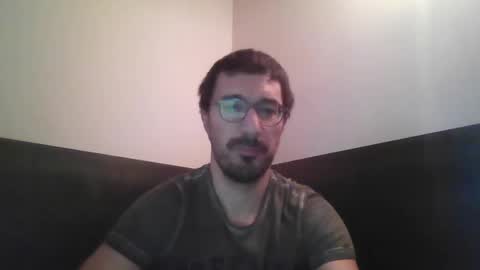 Snapshot of johnparis7575 chatting on 12, 4, 2026 Johnfrench online show from 12, 4, 2026