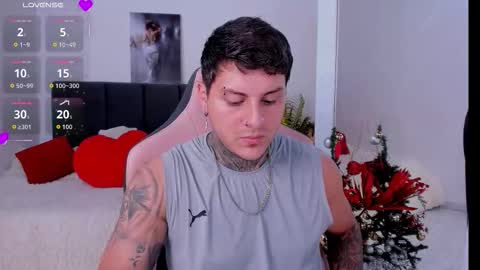 Snapshot of johny_multicum chatting on 14, 12, 2025 Johny online show from 14, 12, 2025