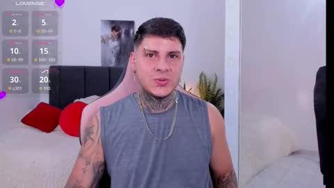 Snapshot of johny_multicum chatting on 15, 12, 2025 Johny online show from 15, 12, 2025