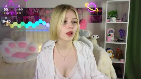 Paula online show from 4, 3, 2025