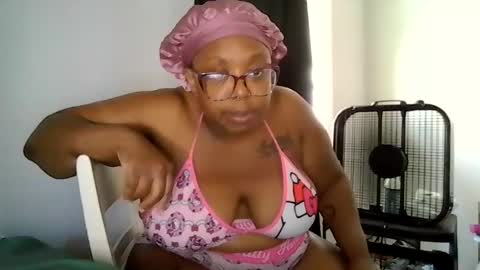 Snapshot of joie_the_monster chatting on 1, 7, 2026 Joie the monster online show from 1, 7, 2026
