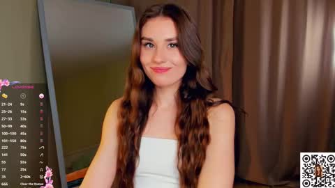 Snapshot of jolenerappleye chatting on 25, 10, 2025 Emma online show from 25, 10, 2025