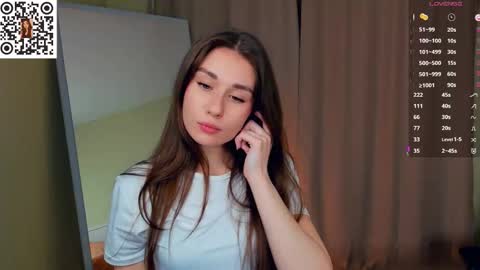 Snapshot of jolenerappleye chatting on 14, 11, 2025 Emma online show from 14, 11, 2025