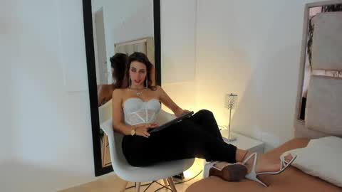 Snapshot of jolie_lov chatting on 1, 3, 2025 jolie_lov online show from 1, 3, 2025