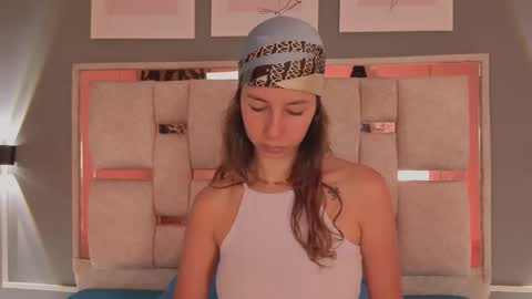 Snapshot of jolie_lov chatting on 23, 9, 2025 jolie_lov online show from 23, 9, 2025