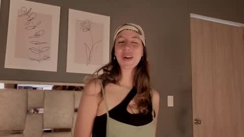 Snapshot of jolie_lov chatting on 19, 11, 2025 jolie_lov online show from 19, 11, 2025