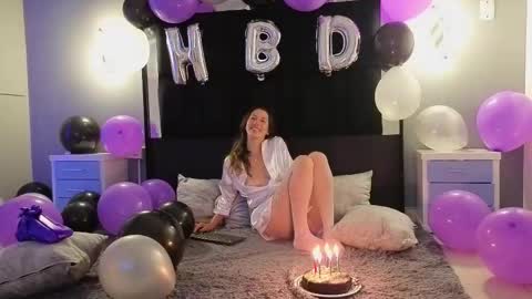 Snapshot of jolie_lov chatting on 4, 3, 2026 jolie_lov online show from 4, 3, 2026