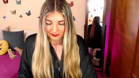 Jolie Mature online show from 18, 12, 2025