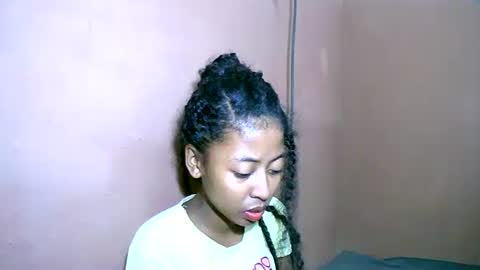 Snapshot of joliekah27 chatting on 24, 2, 2025 joliekah27 online show from 24, 2, 2025