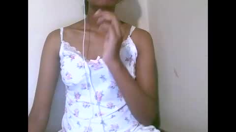 Snapshot of joliekah27 chatting on 19, 4, 2026 joliekah27 online show from 19, 4, 2026