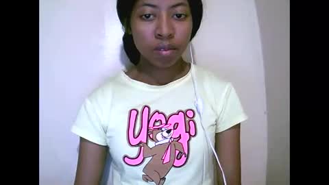 Snapshot of joliekah27 chatting on 27, 5, 2026 joliekah27 online show from 27, 5, 2026