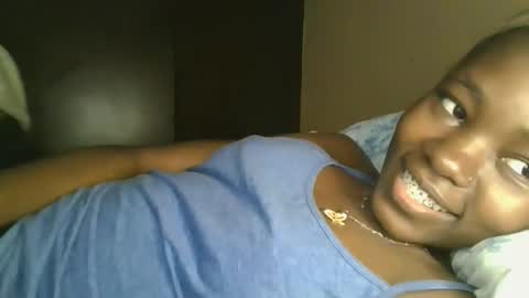 Snapshot of jollynabeb chatting on 8, 11, 2025 jollynabeb online show from 8, 11, 2025