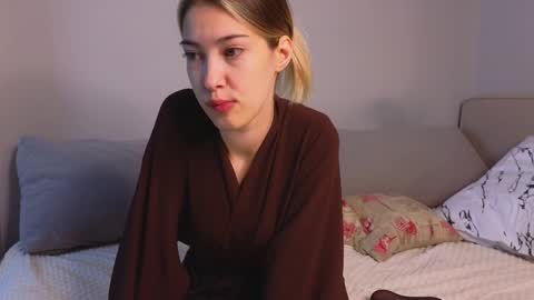 Snapshot of jolyndeb chatting on 12, 10, 2025 Viola online show from 12, 10, 2025
