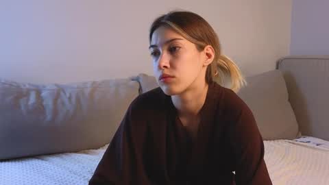 Snapshot of jolyndeb chatting on 16, 10, 2025 Viola online show from 16, 10, 2025