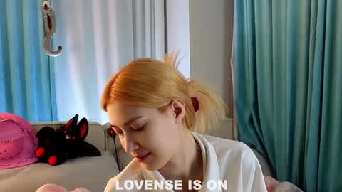 Snapshot of jolyndeb chatting on 2, 2, 2026 Viola online show from 2, 2, 2026