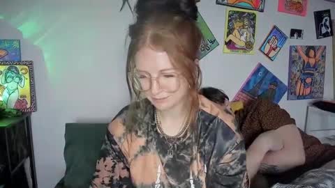 Snapshot of jonahandsarah chatting on 19, 12, 2024 JONAH AND SARAH online show from 19, 12, 2024