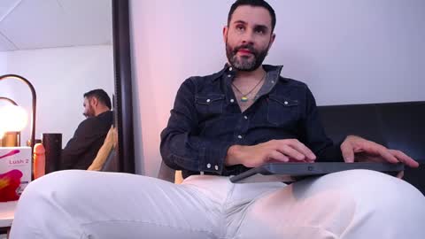 Snapshot of jonas_beard1 chatting on 4, 1, 2025 JONAS BEARD online show from 4, 1, 2025
