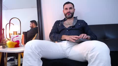 Snapshot of jonas_beard1 chatting on 4, 1, 2025 JONAS BEARD online show from 4, 1, 2025