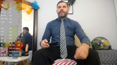 Snapshot of jonas_beard1 chatting on 7, 10, 2025 JONAS BEARD online show from 7, 10, 2025