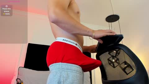 Jonathan Danielss  online show from 27, 1, 2025