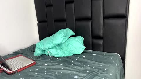 jonathancast08 online show from 15, 4, 2026