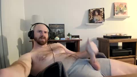 Snapshot of jonnlulz chatting on 18, 12, 2024 Jon online show from 18, 12, 2024