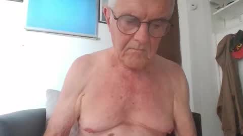 Snapshot of jontune35 chatting on 27, 5, 2026 John Baker online show from 27, 5, 2026