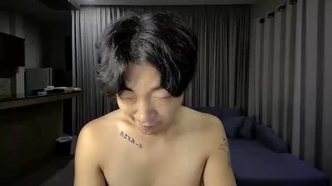 joon_kyu online show from 8, 9, 2025