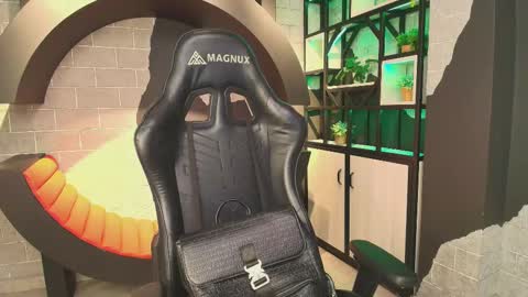 Snapshot of jordanthompson_ chatting on 21, 10, 2025 JordanThompson online show from 21, 10, 2025