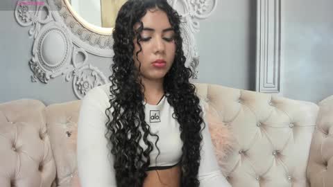 Snapshot of joselyn_sexy_ chatting on 22, 1, 2025 Katalina online show from 22, 1, 2025