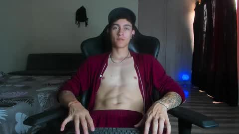 Snapshot of joshmiller_ chatting on 16, 12, 2025 Josh online show from 16, 12, 2025